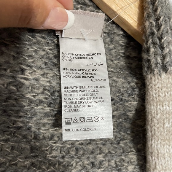 NWOT  Chico's Drape Front ColorBlock Cardigan Sweater Assymetrical Size XL‎ - Picture 6 of 13